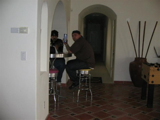bnb067.jpg