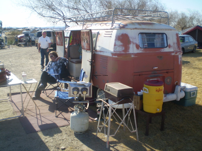 BusesByTheBridge2008025.jpg