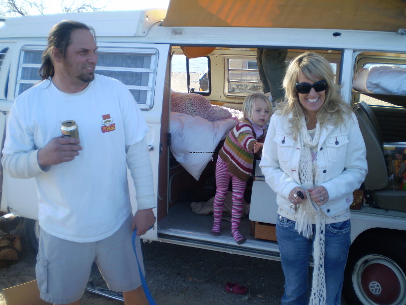 BusesByTheBridge2008039.jpg