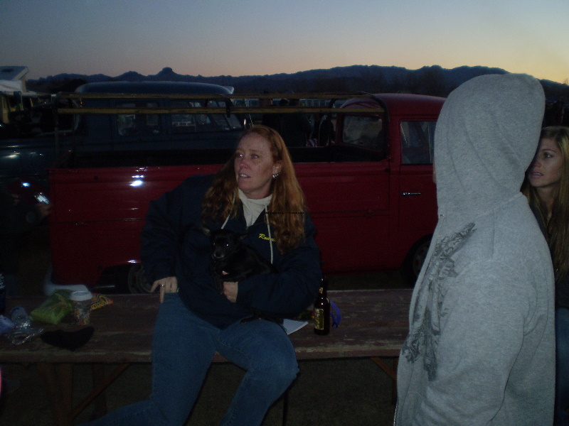 BusesByTheBridge2008130.jpg