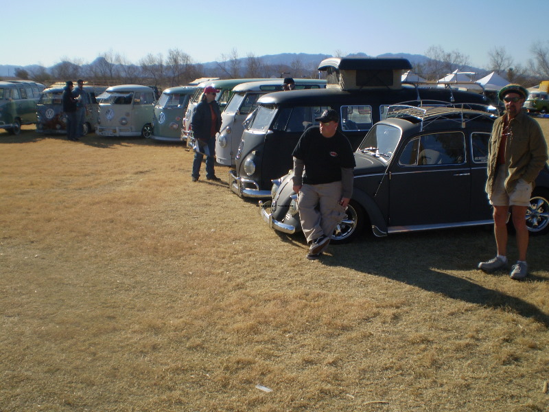 BusesByTheBridge2008152.jpg