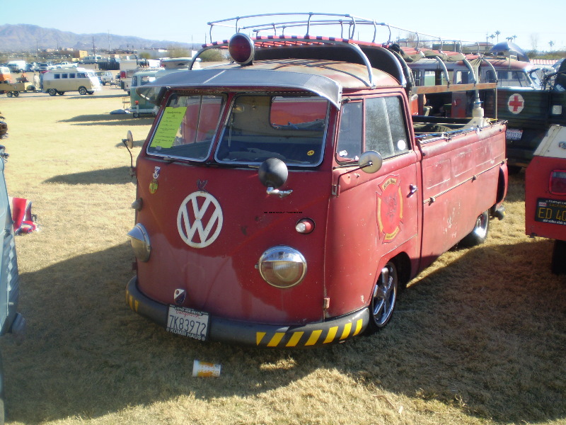 BusesByTheBridge2008178.jpg