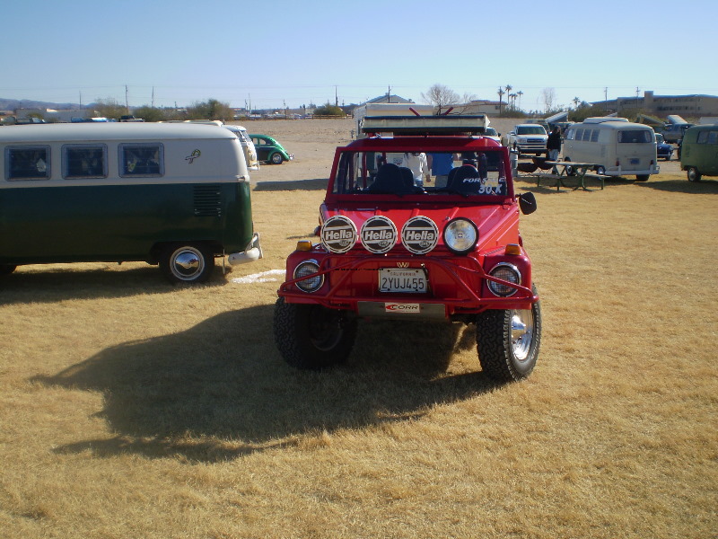 BusesByTheBridge2008181.jpg