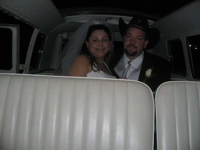 box_on_wheel_wedding.... 021.jpg