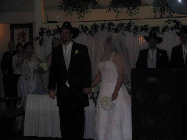 box_on_wheel_wedding.... 029.jpg