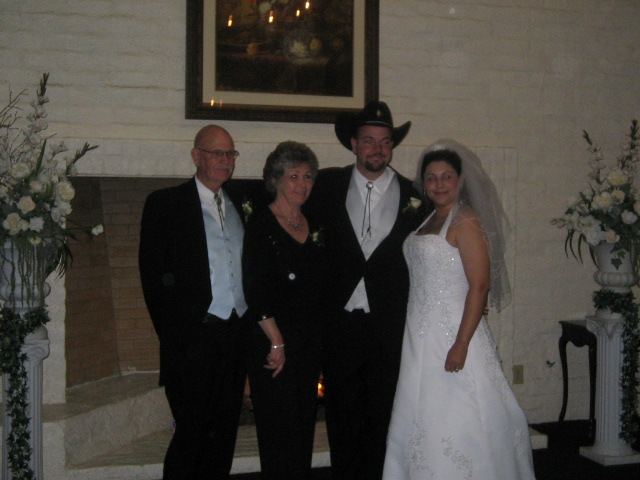 box_on_wheel_wedding.... 194.jpg