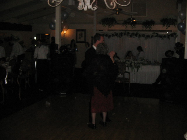 box_on_wheel_wedding.... 195.jpg